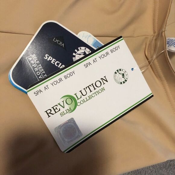 REVOLUTION Slim collection body shaper size small - Picture 3 of 3